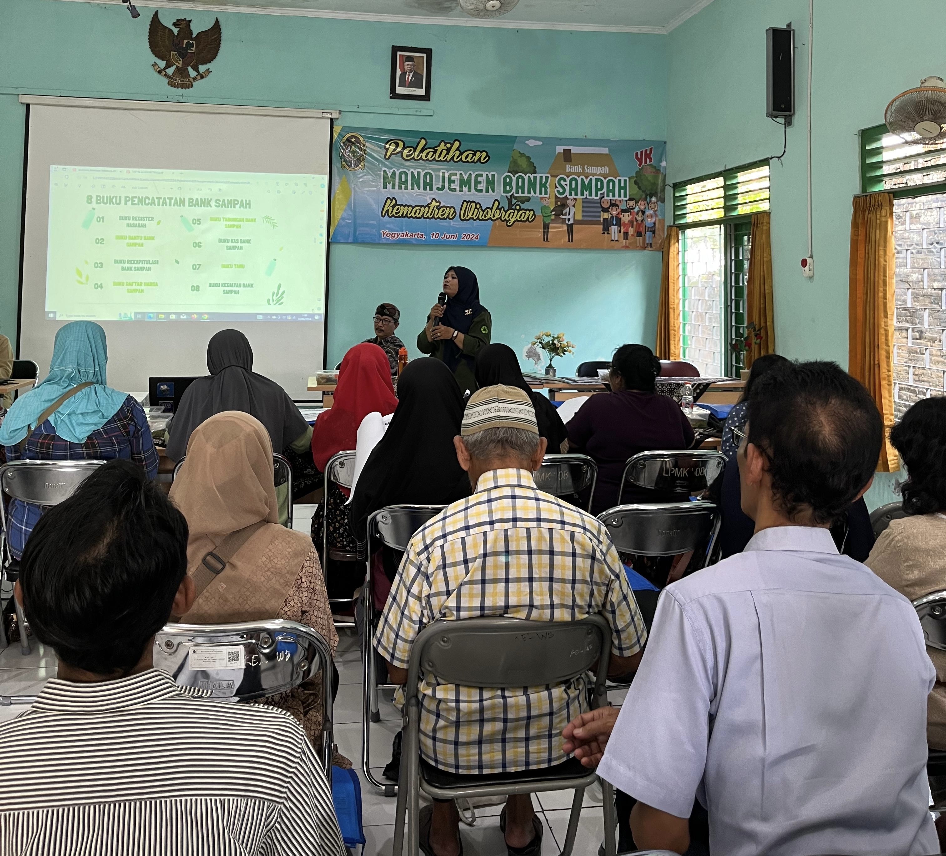 PELATIHAN MANAJEMEN BANK SAMPAH