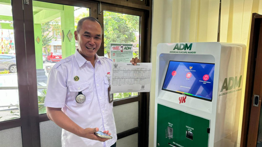 MESIN ANJUNGAN DUKCAPIL MANDIRI (ADM) ADA DI KEMANTREN WIROBRAJAN