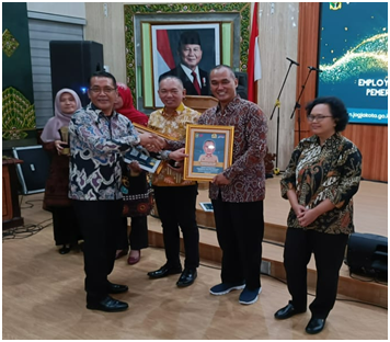 MANTRI PAMONG PRAJA WIROBRAJAN RAIH JUARA HARAPAN 1  DALAM EMPLOYEE OF THE YEAR TAHUN 2024